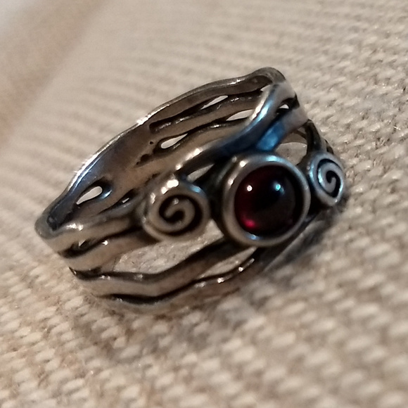Ring silver blacken with garnet gem - Picture 2 of 8
